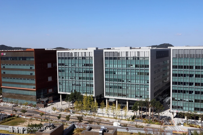 LG이노텍, 3분기 영업이익 2037억 고부가 카메라 모듈이 큰 역할