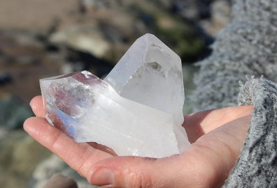 크리스탈 힐링은 과학일까? 심리적 효과와 오해