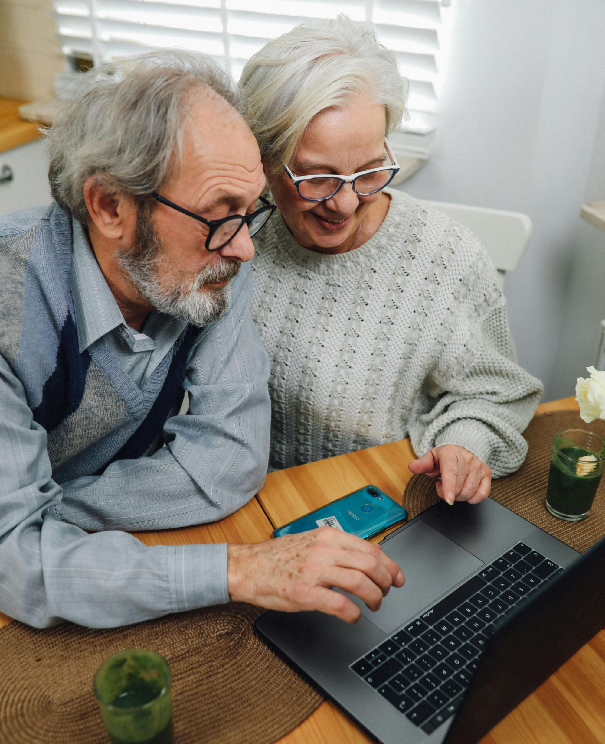 40대 50대 반기는 일자리? 중장년 재취업 정보