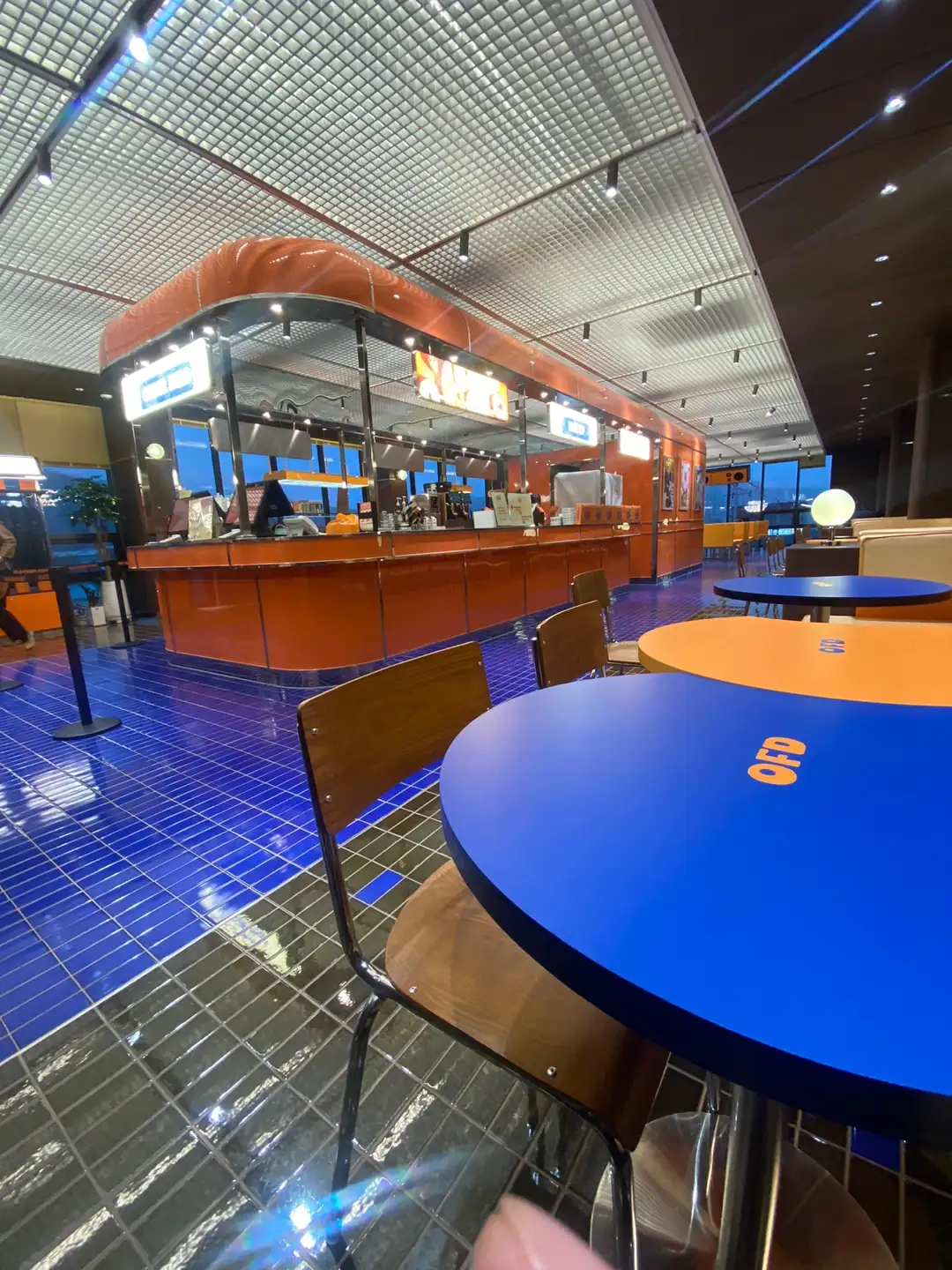 올드페리수원점-매장전경-이미지