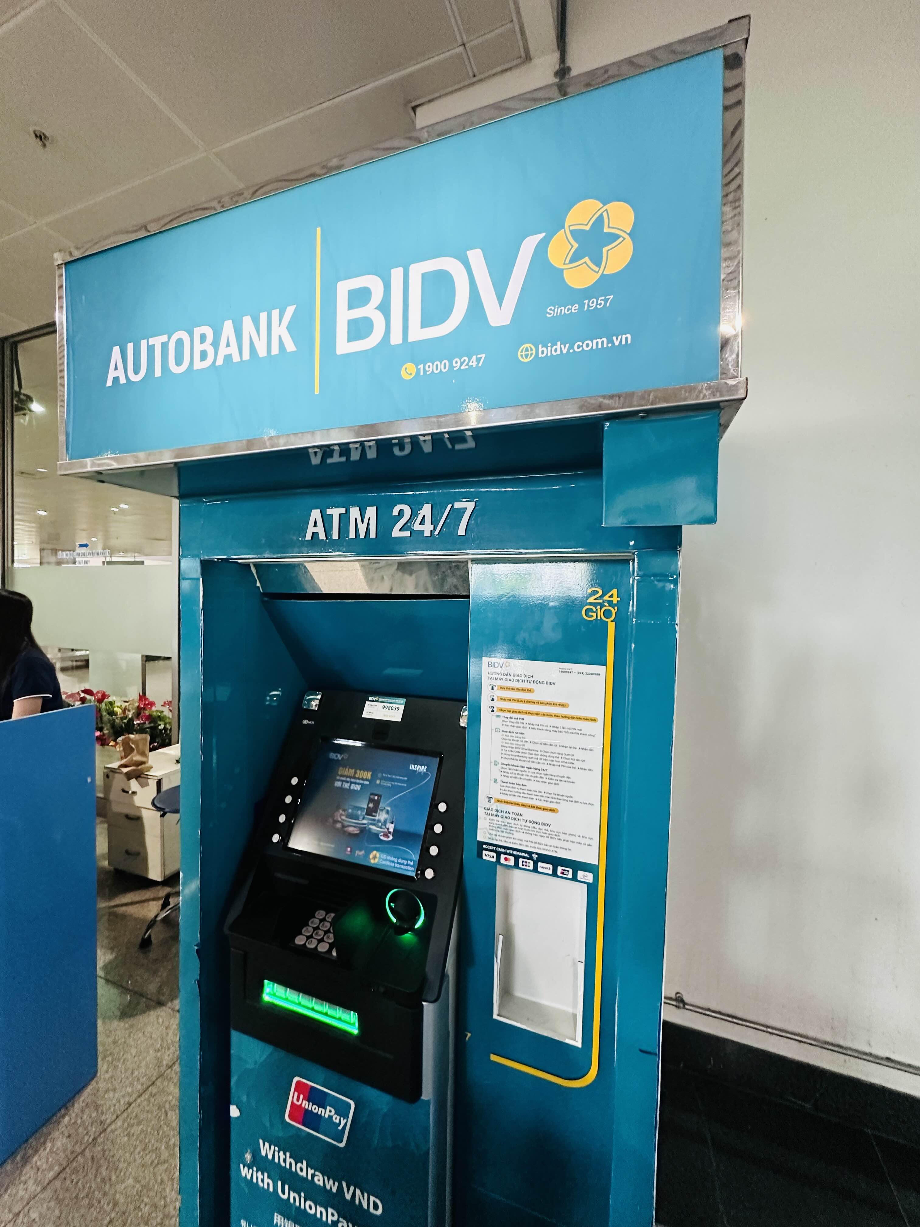 호치민-공항-ATM