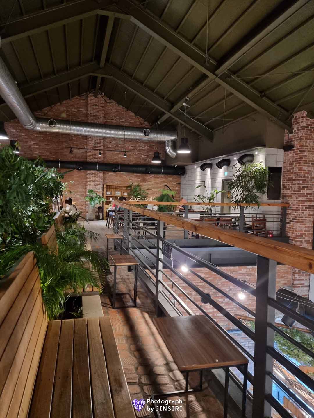 ๊นํฌ ์์ด ๋ฒ ์ด์ปค๋ฆฌ ์๋ฌผ์ ๋ํ ์นดํ ์์ธ๊ทผ๊ต ๋๋ผ์ด๋ธ ๊ธ๋ฆฐ๊ณต์