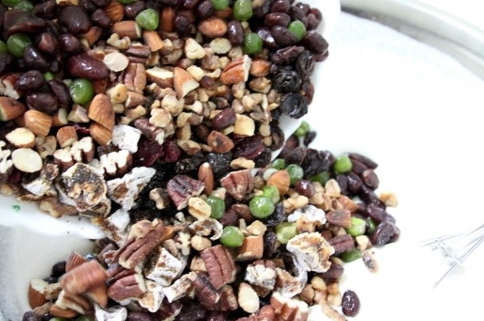 한국의 떡 종류 LA 찹쌀떡-견과류와&amp;#44;건과일 등을 섞어줍니다