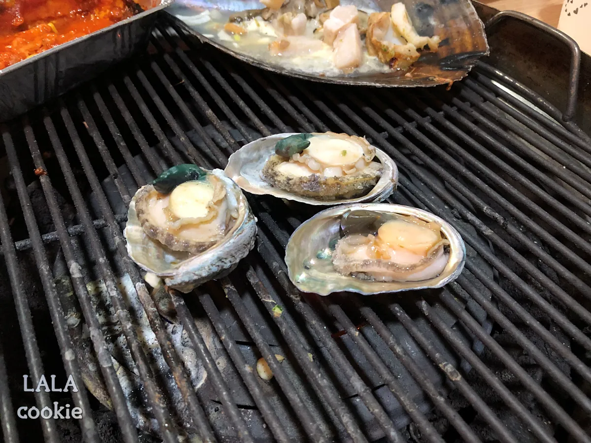 대구-달서구-상인동-조개구이-맛집-아싸가리비-전복-구이-잘-익은-모습