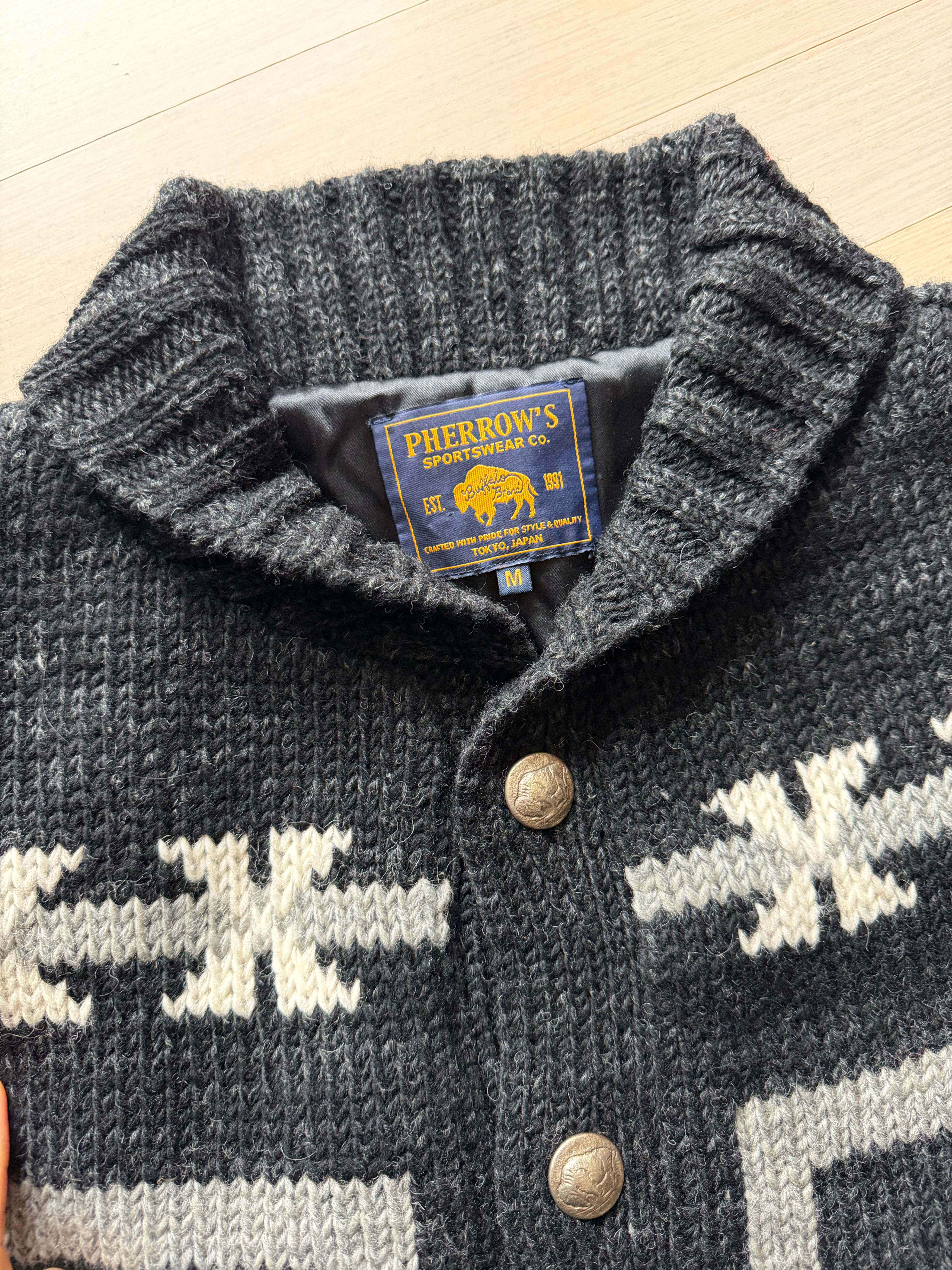 페로우즈 단추 디테일