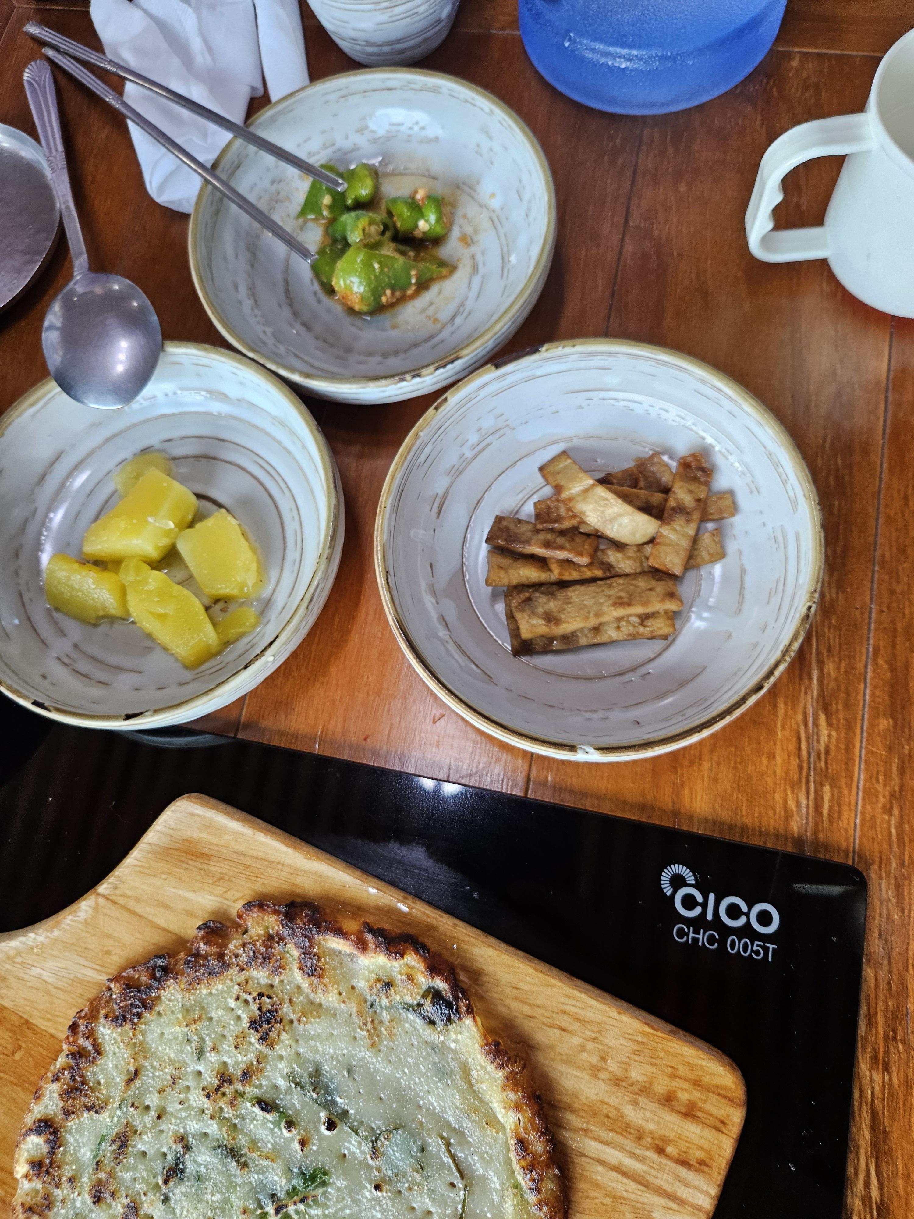 제주도에서 애월 근처의 조식으로 부담없이 시키면서 건강한 반찬들