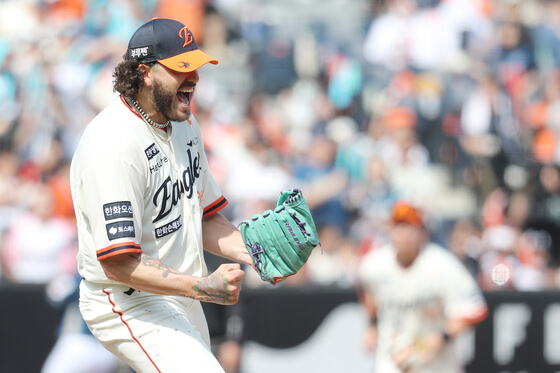 노시환 100홈런&middot;폰세 괴력투&hellip;7연승 질주, 한화 이글스의 비상