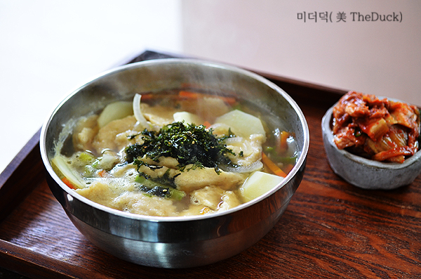 뜨끈한 통밀 수제비 한그릇