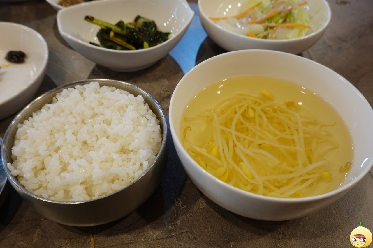 흰쌀밥과 콩나물국