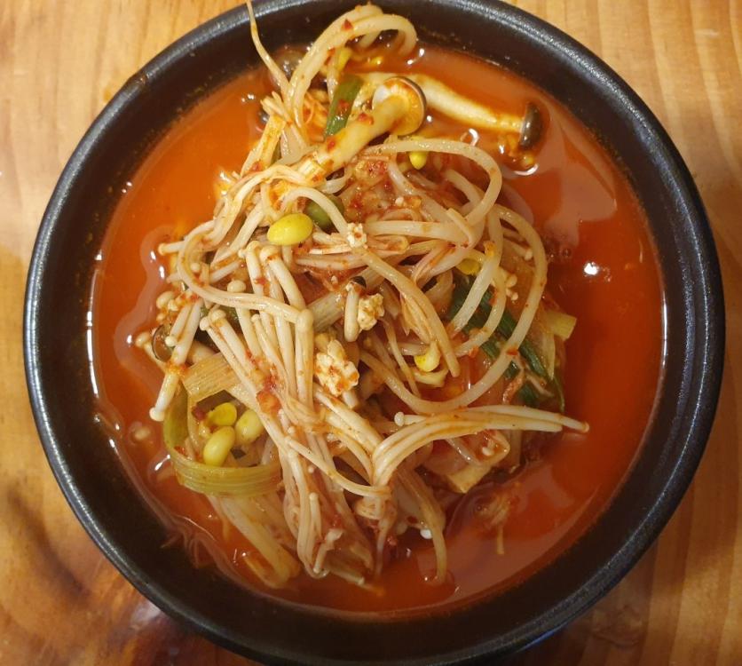 경기 포천 고수의 부엌 22년 손맛이 담긴 고소함 두부보쌈 두부전골 두부 짜글이 맛집 추천