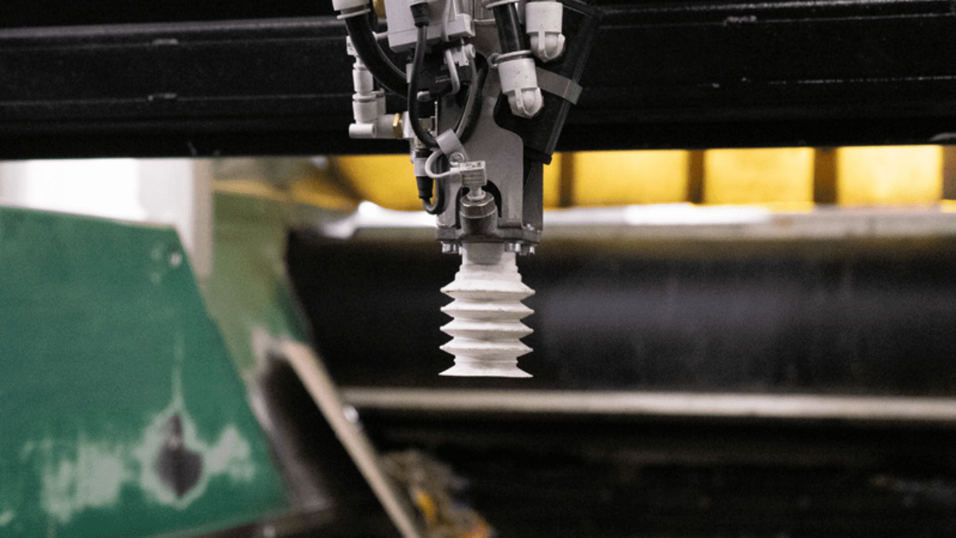 500가지 종류의 폐기물을 식별하고 분류하는 AI 기반 로봇