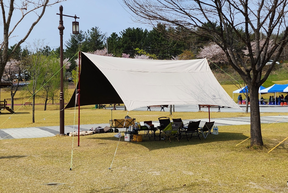 타프를 설치한 사진