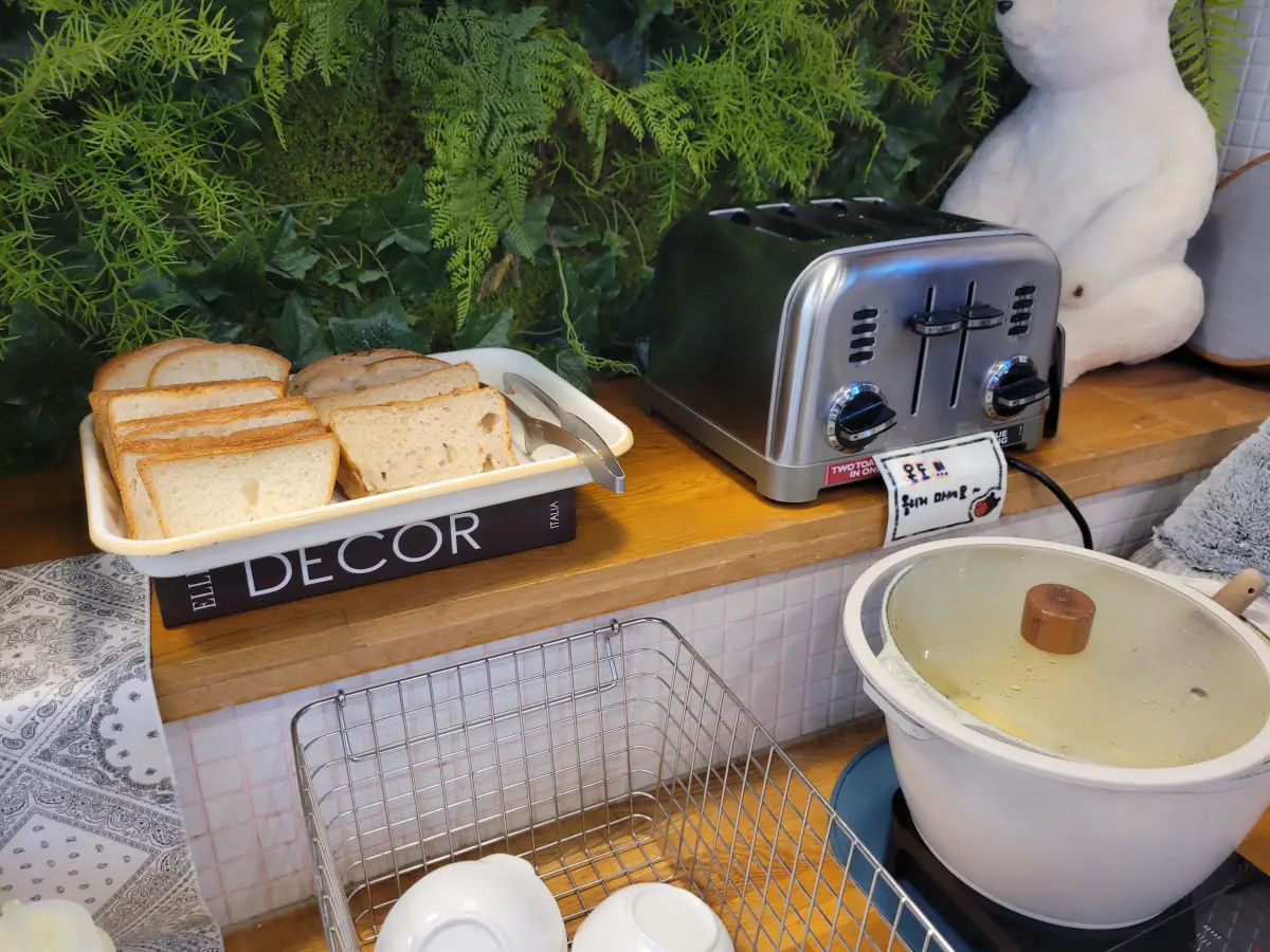 토스트기-식빵-스프-브런치-빵뷔페