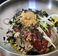 비빔막국수-홍천막국수