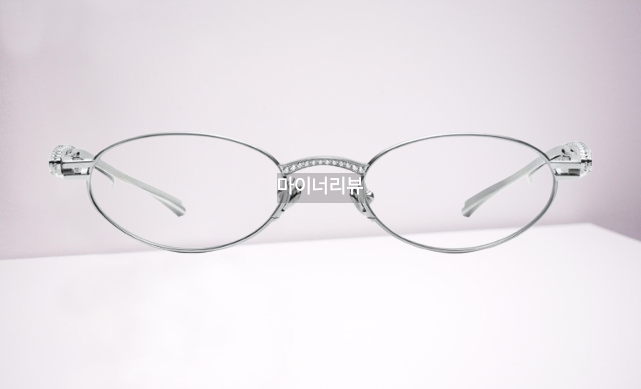 이효리 선글라스 안경 요가복 플랫슈즈 패션 아이템 정보