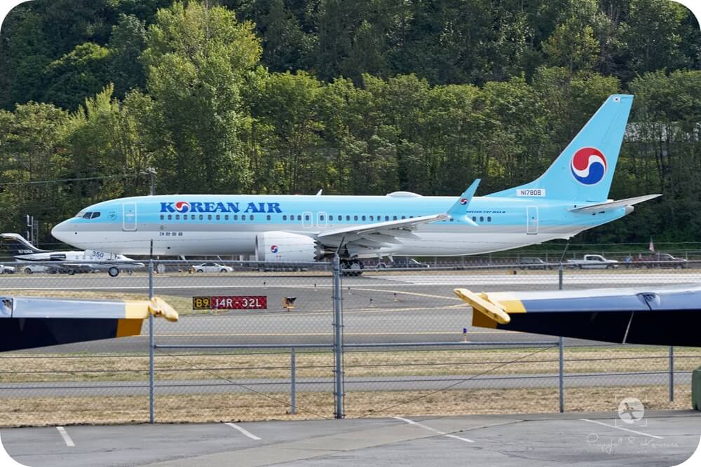 미국 보잉에서 주차되어 있는 대한항공 B737 MAX 비행기 사진