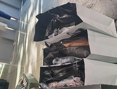 엄마와 함께 쇼핑하기 좋은 여성의류 매장 딘트 청담점