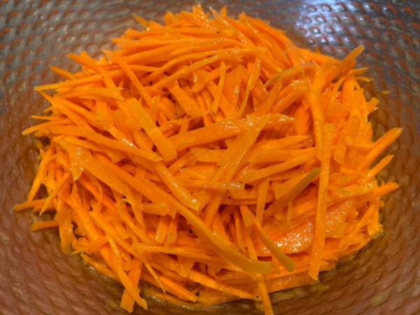 당근라페 김밥 만들기 재료 준비 - 완성된 당근라페