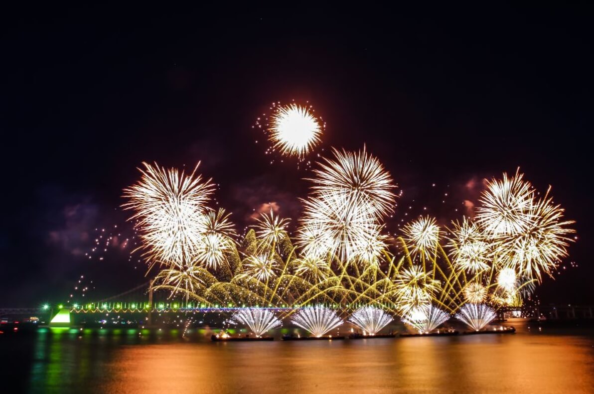 2024 부산 불꽃축제 시간 명당 주차 정보 유료좌석 잔여 티켓 예매 행사 일정 교통 통제