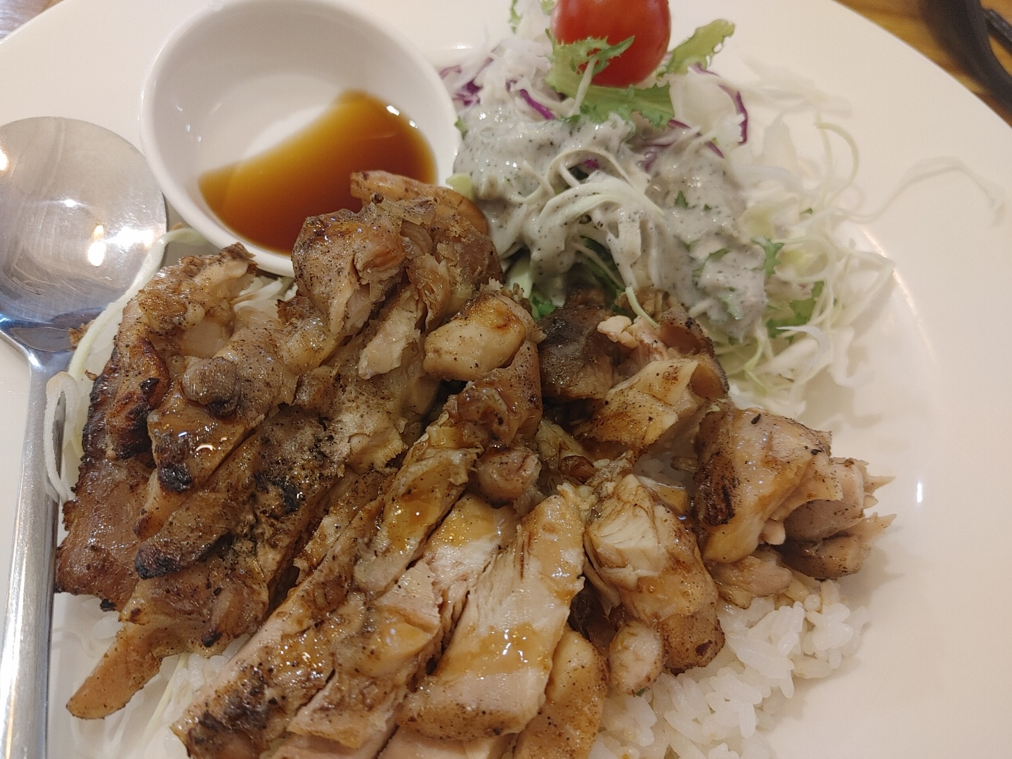 강남구청 맛집 점심식사 추천, 사이공 핫팟 그릴 닭고기 덮밥