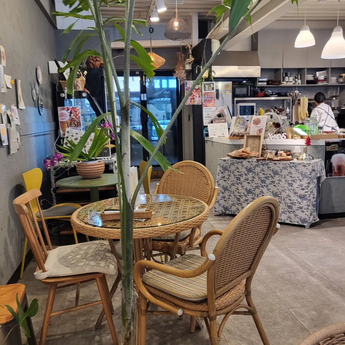 카페-팔레그린-내부1