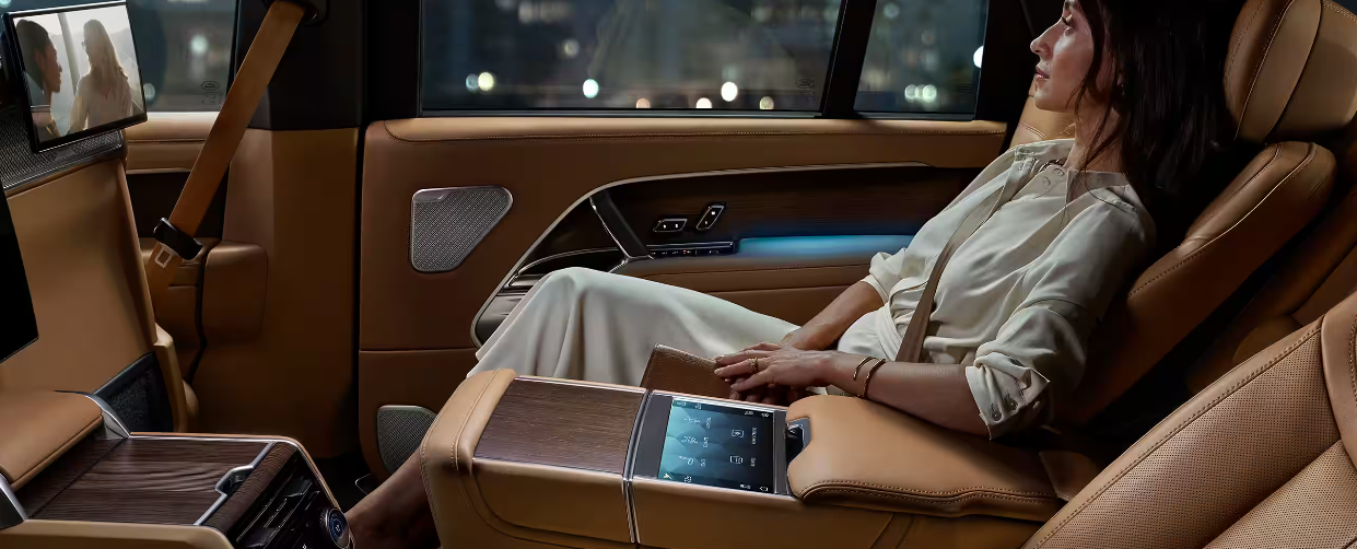 레인지로버 플러그인 하이브리드 내부 디자인ㅍ