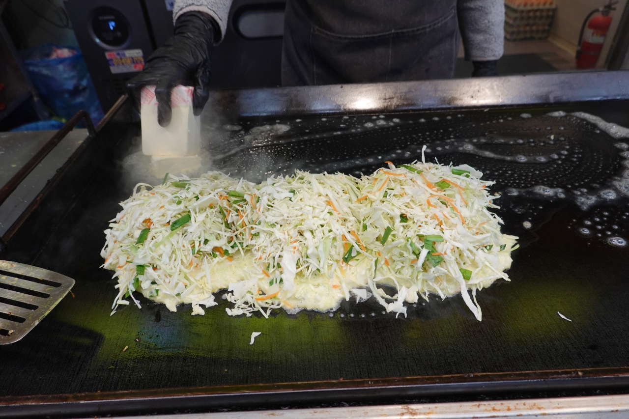 양배추를 잔뜩 올려