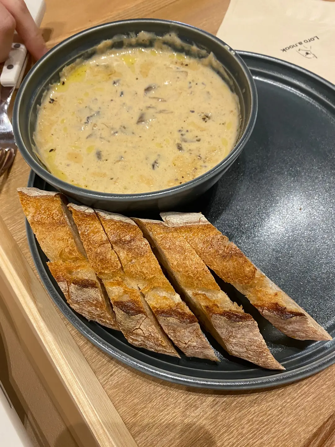 로로아눅-트러플양송이스프-이미지