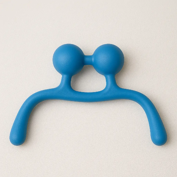 어깨 마사지 도구의 스튜디오컷 사진