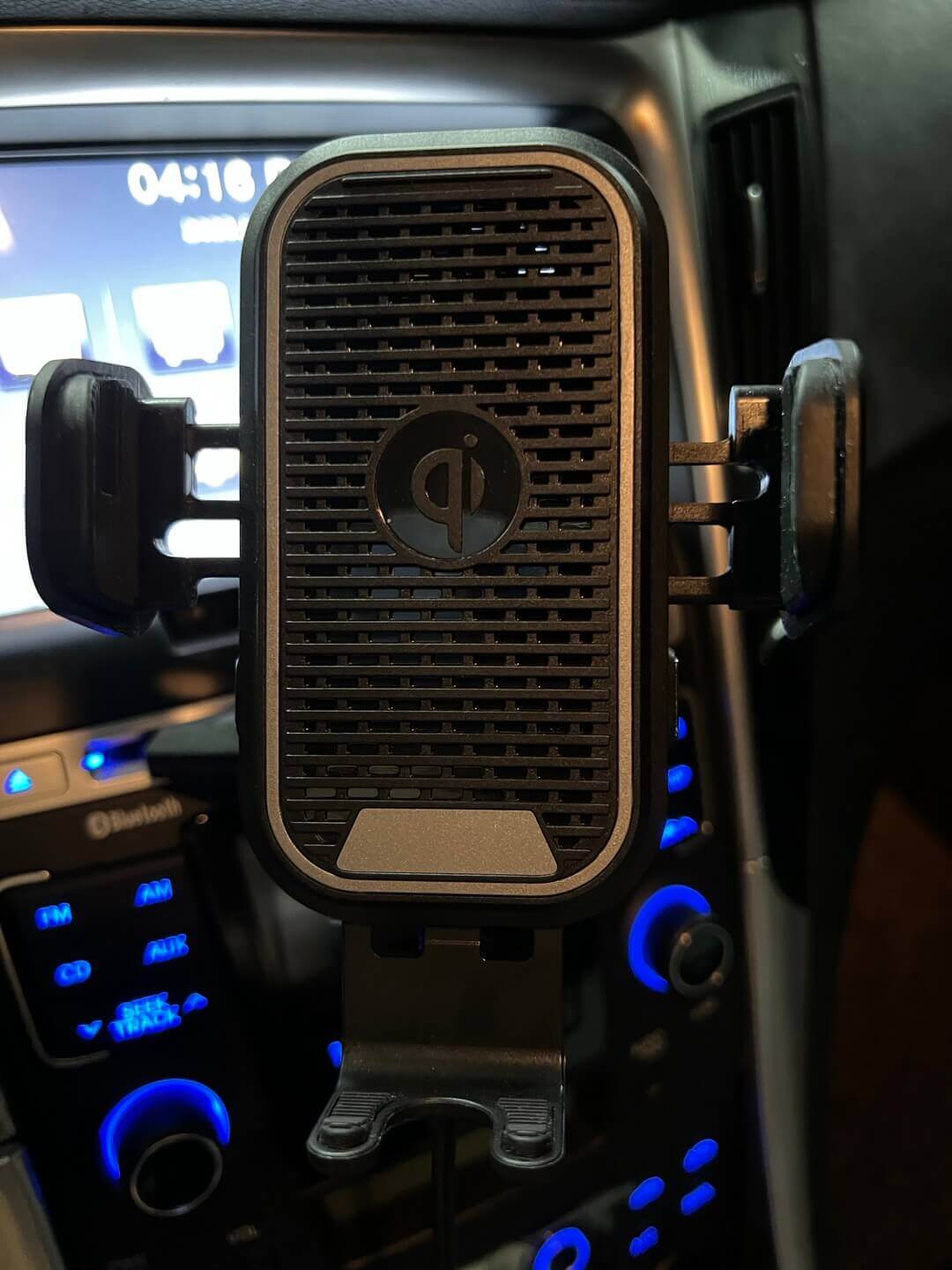 탐사 15W 차량용 무선충전 거치대 정면