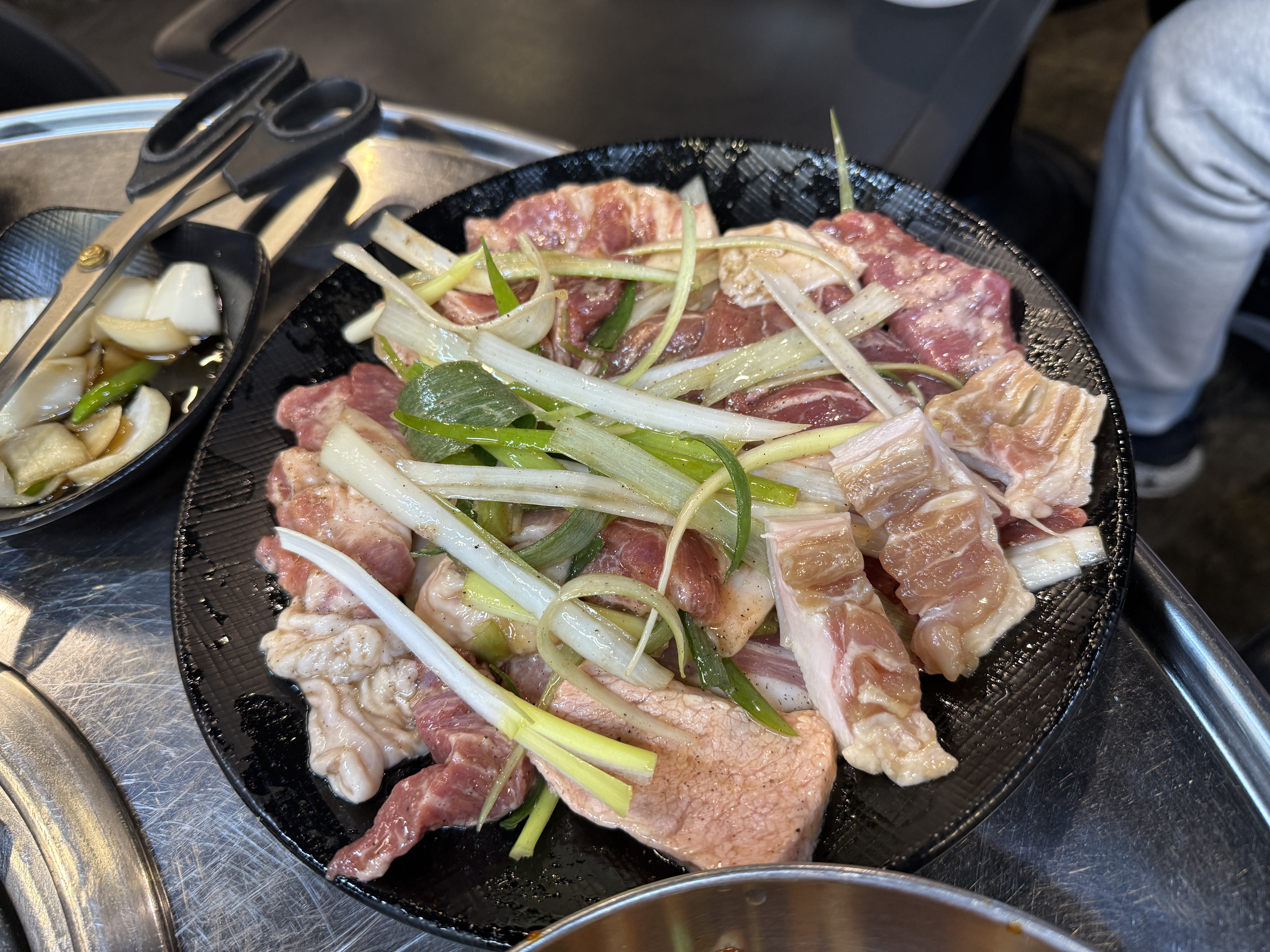 신중동 맛집 추천! 뒷고기 잘하는 통통돼지부속 내돈내산 후기