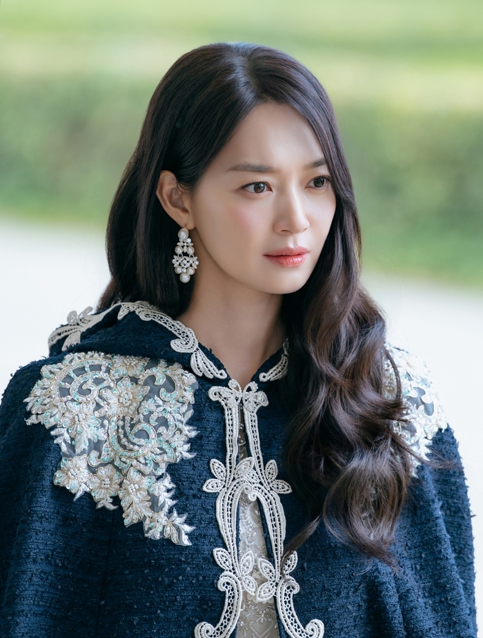 재혼황후 나비에 신민아 푸른 망토 스틸