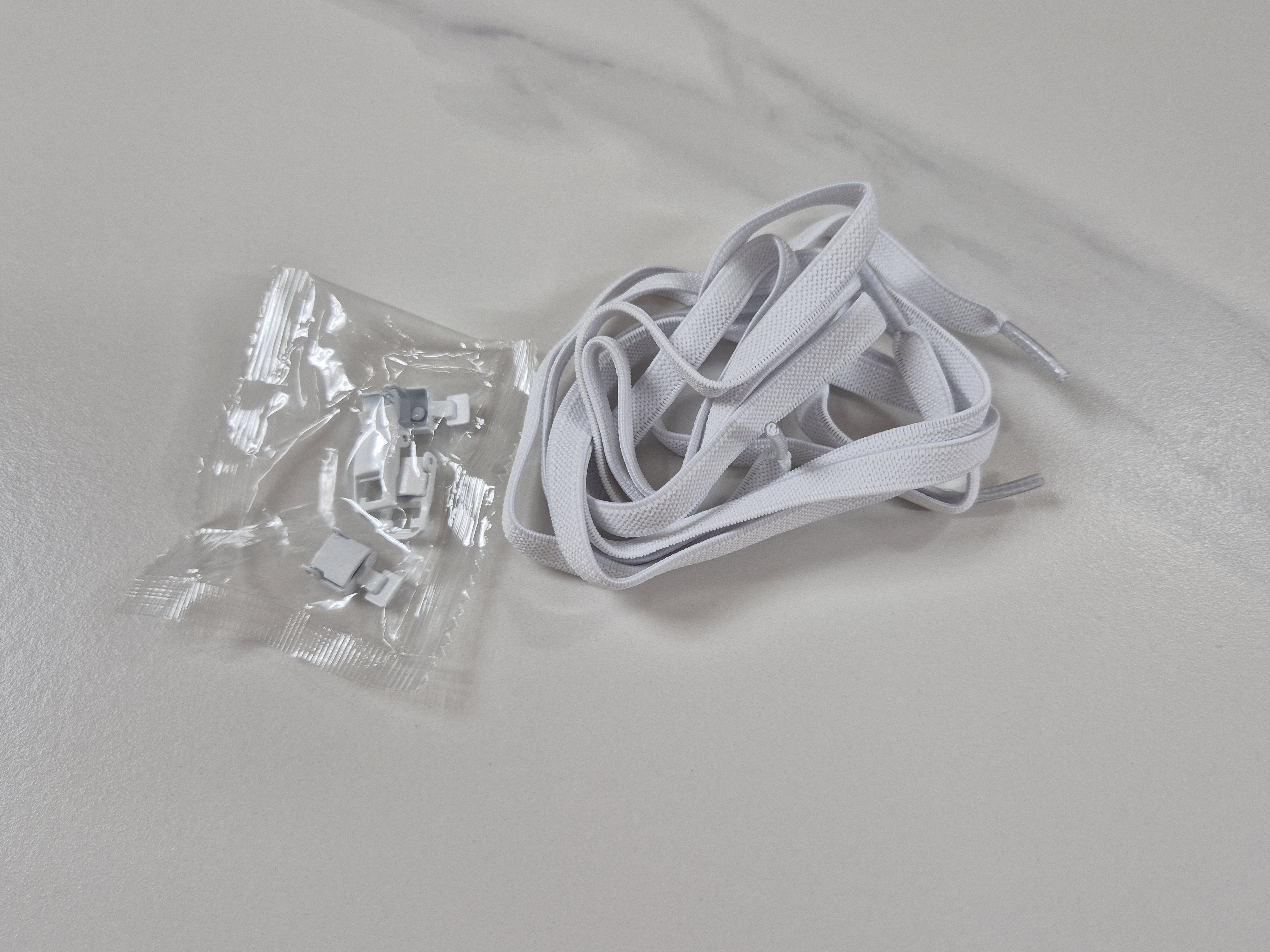 탄성이-있는-신발끈과-클립