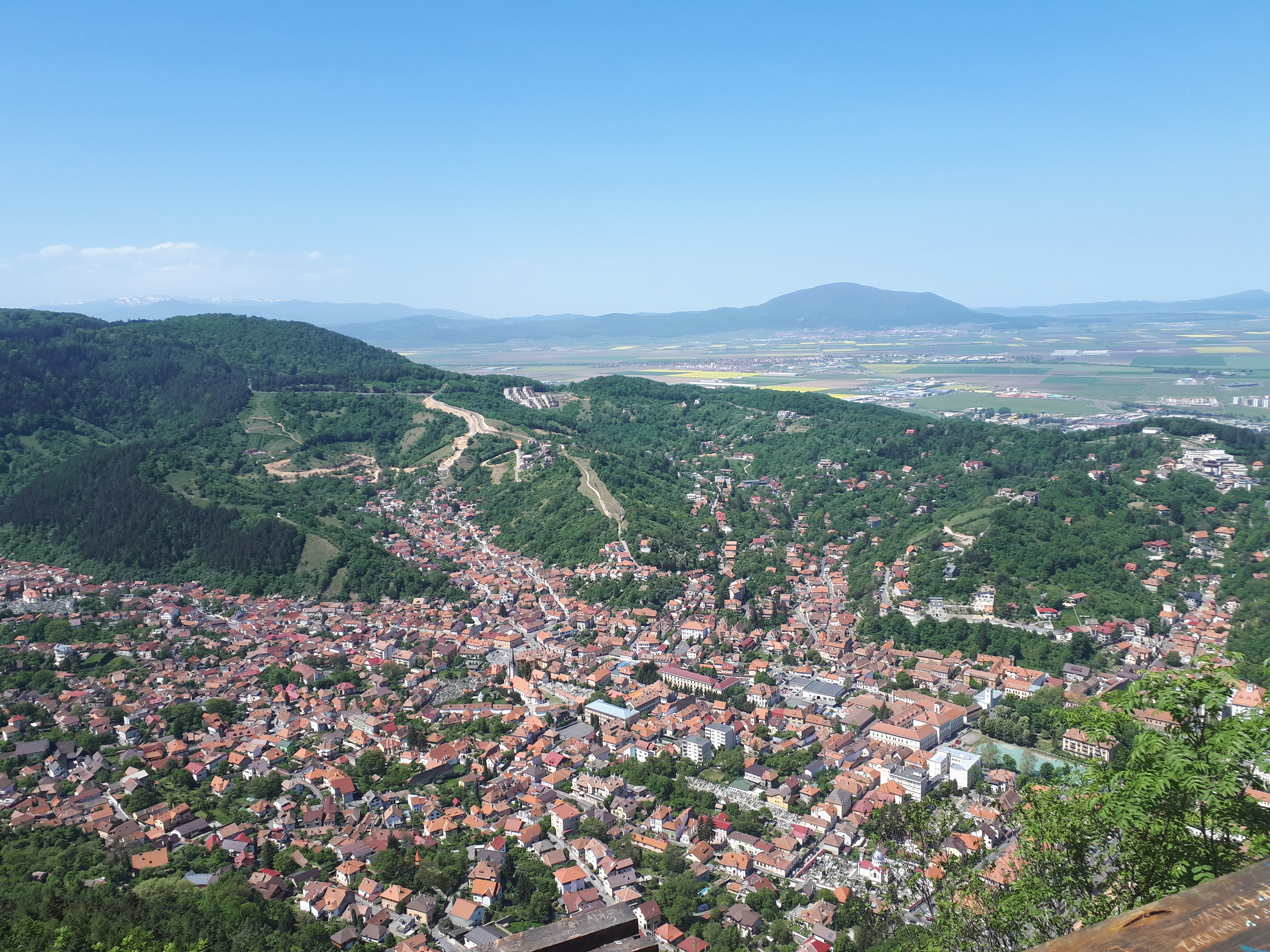 루마니아 브라쇼브 산 저편