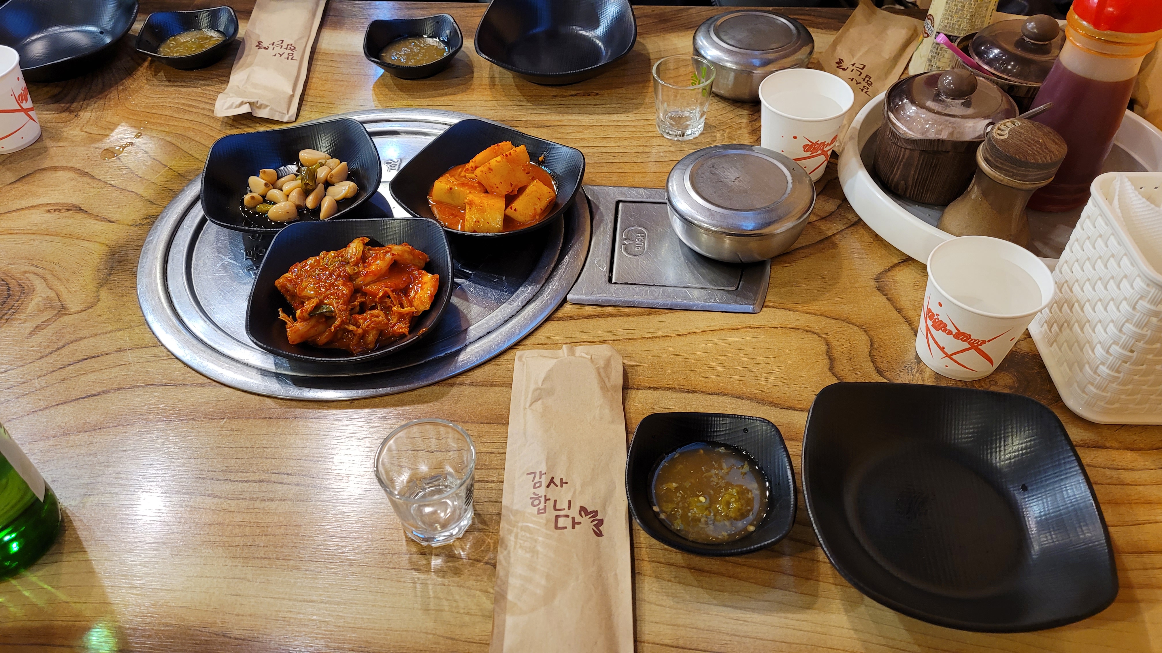 장터집 양평해장국 김치 깍두기 등 기본 반찬