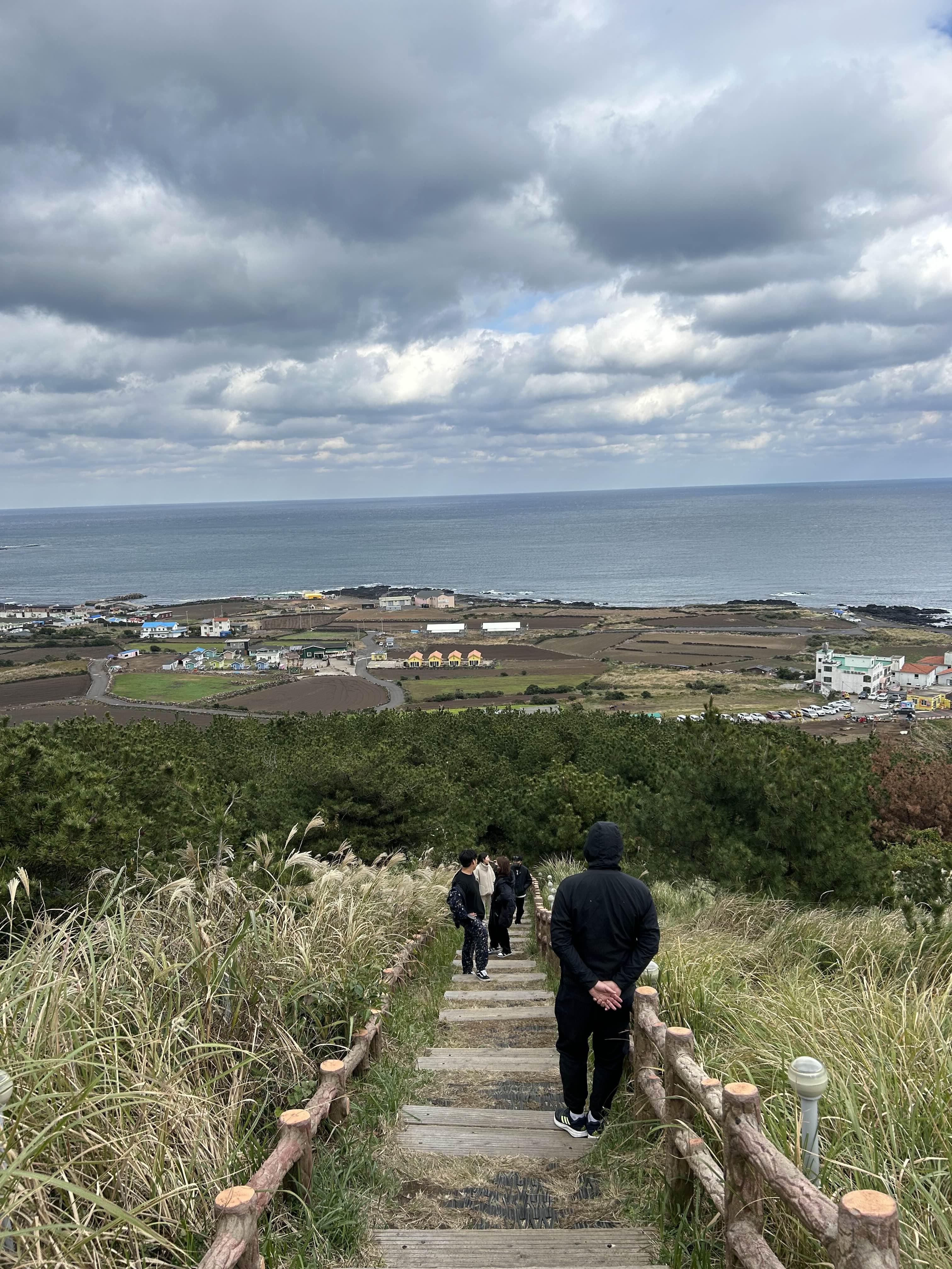 검멀레 해변쪽에서 오르는 우도봉(우도봉 주차장에서 오르는 것과는 역방향)