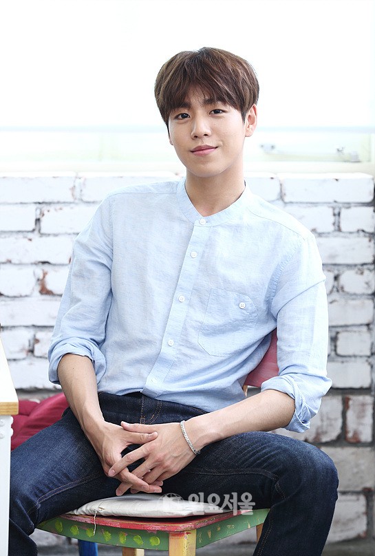 배우 이현우