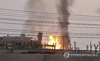 미국증시 휴장일 기간 이란 최대교량 폭격