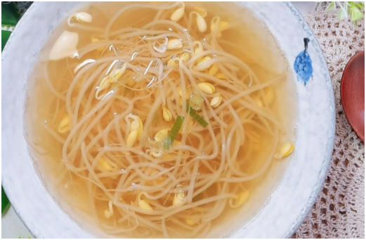 냄비로 만드는 부드러운 콩나물 달걀국