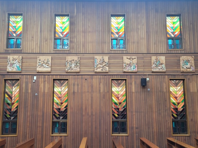 홍성 광천성당 십자가의 길, 스테인드글라스