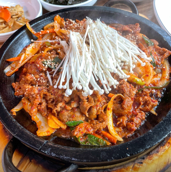 생생정보 제육볶음 대구 반월당부자식당