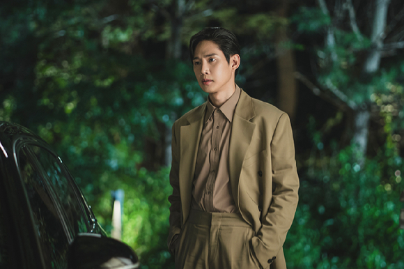 배우 박성훈이 tvN 토일드라마 &#39;눈물의 여왕&#39;에서 열연하고 있다. [사진=tvN]
