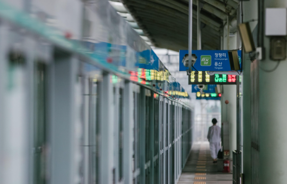 지하철 사진