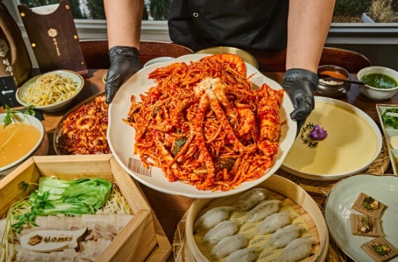 생생정보 고수의 부엌 부산 광안리 낙지볶음과 편백보쌈 맛집 부산 청산 1954 광안리 본점