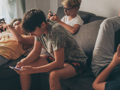 과한 스마트폰 사용