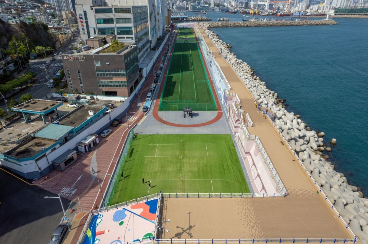 남항체육공원 파크골프장. 부산광역시 서구 암남동 710