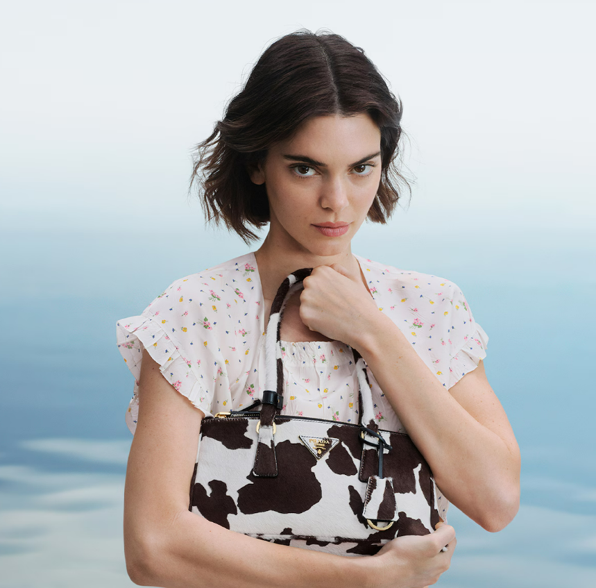 여름 감성을 담은 셀럽 캠페인, Prada와 Burberry의 전략