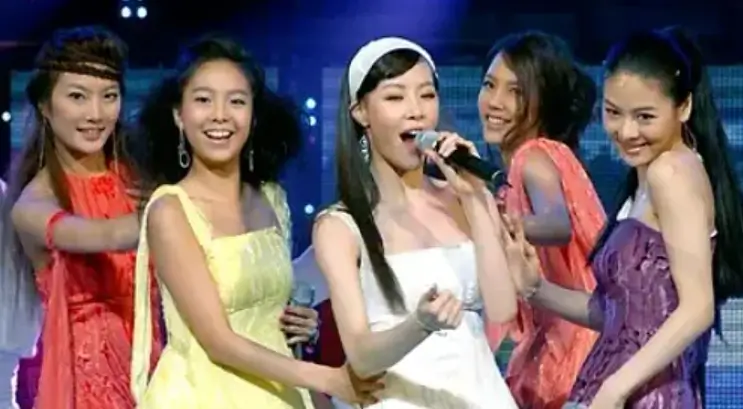 레드삭스 왼쪽 두번째가 노정명