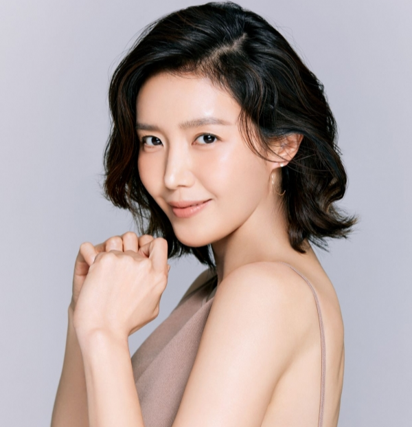 세련된 채정안
