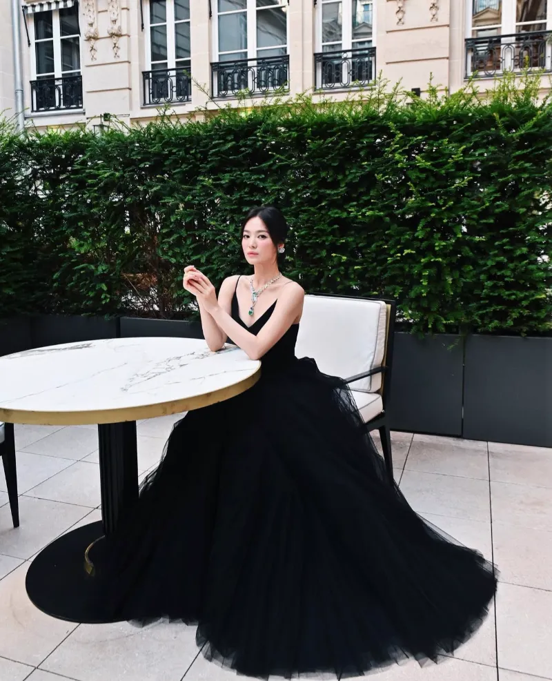 송혜교 쇼메, 송혜교 화보, 송혜교 보그, 송혜교 주얼리, 송혜교 목걸이, 쇼메, 쇼메 앰버서더, 쇼메 주얼리, 쇼메 목걸이, 비 마이 러브, 쇼메 비 마이 러브, 조세핀 컬렉션, 하이주얼리 브랜드, 프랑스 명품 주얼리, 쇼메 가격, 쇼메 예물, 명품 예물 추천, 쇼메 후기, 쇼메 실착, 셀럽 주얼리, 송혜교 착용, 쇼메 예약구매, 명품 주얼리 추천, 하이주얼리 착용컷, 비마이러브 실착, 쇼메 조세핀